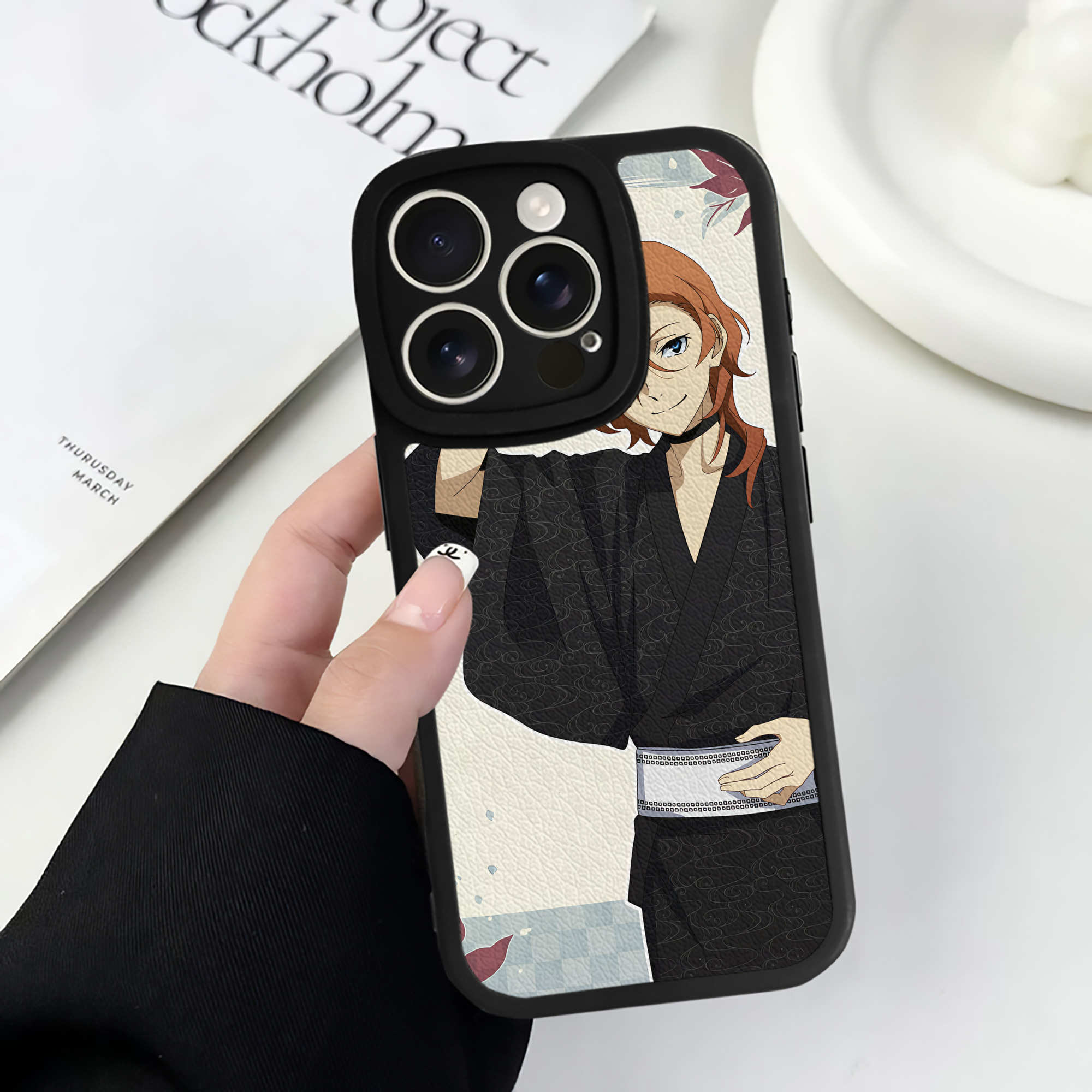 （画像用） 文豪ストレイドッグス Bungo Stray Dogs 【iPhone 16シリーズ対応】シリコンスマホケース（レザー調） 材質：シリコン